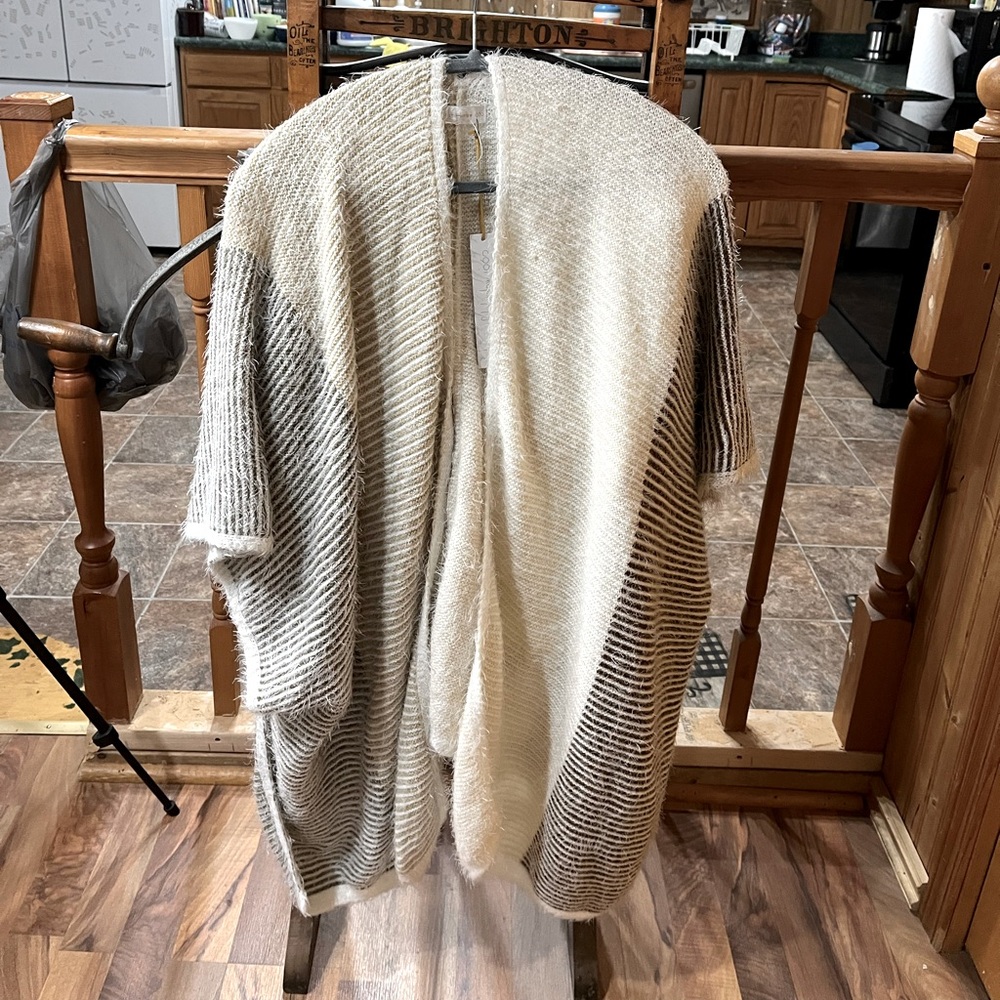 🆕 House of Harlow 1960 Cape, Shrug, Poncho, NWT ONE SIZE FITS MOST
